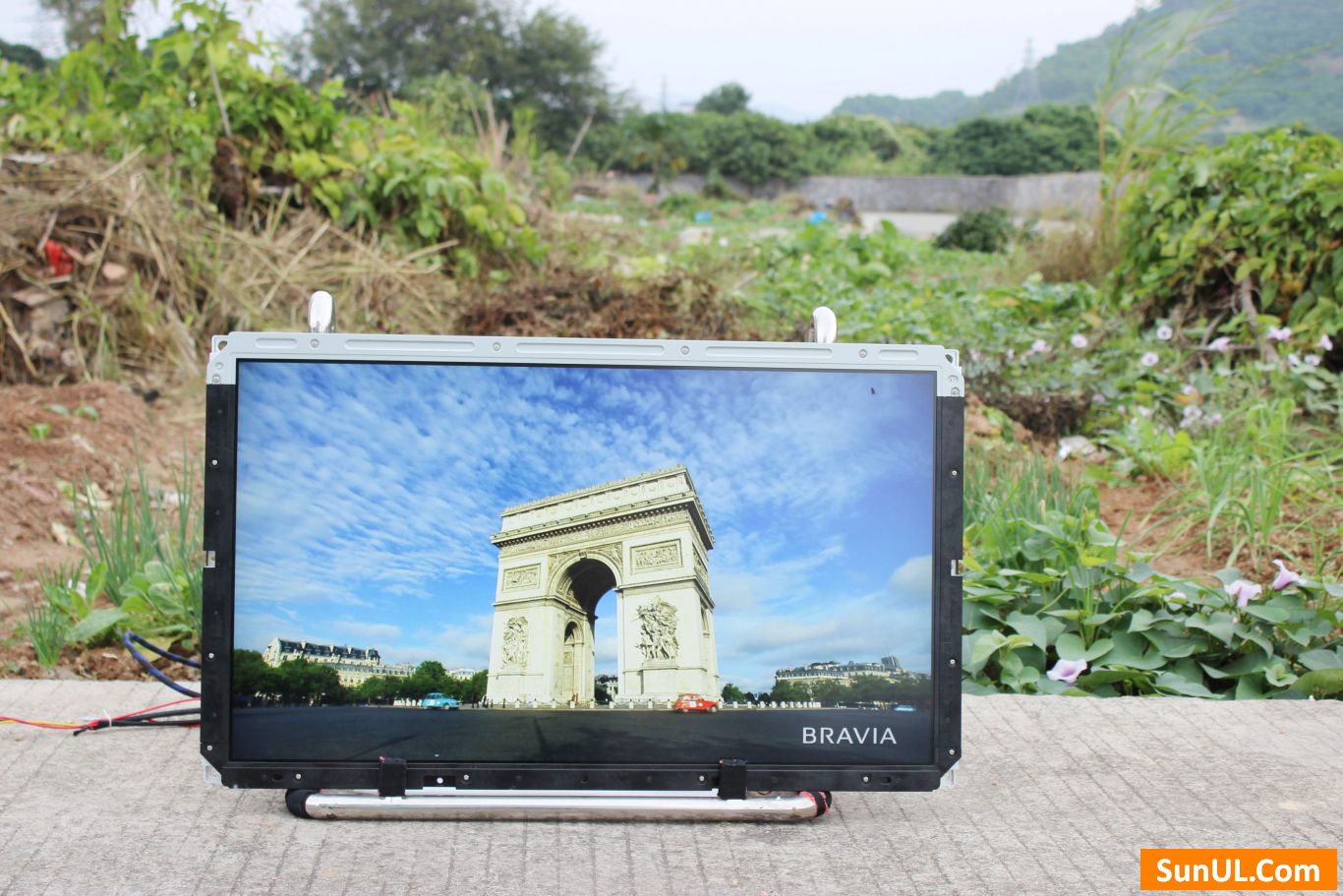 32 inch sunlight readable lcd