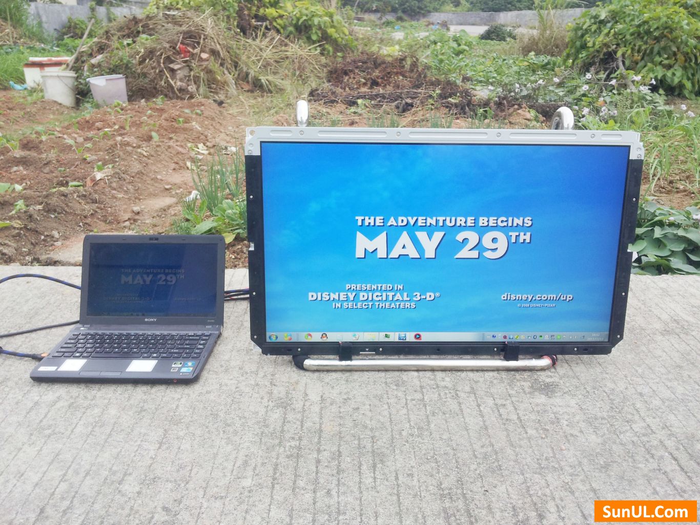 43 inch sunlight readable lcd